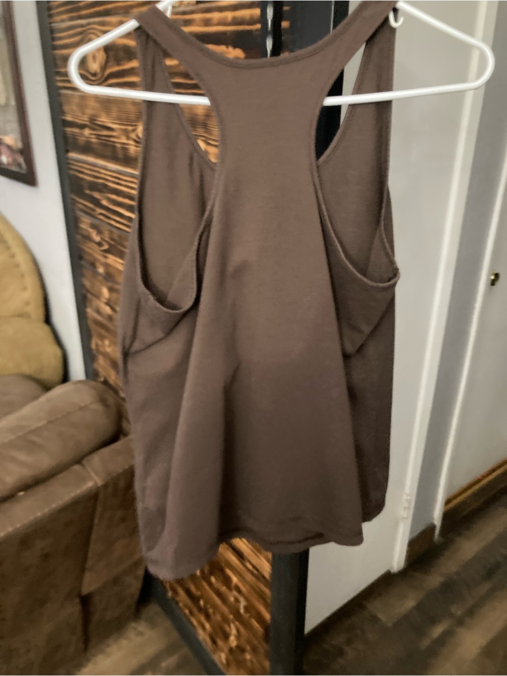 Woman’s Large Tank - Picture 2 of 4